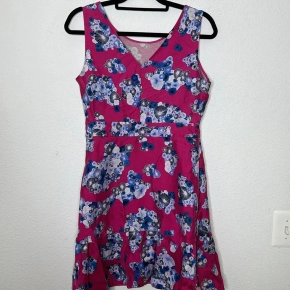 Diane von Furstenberg Topanga Floating
Flowers A-Line Dress, Pink, Size 8 NWOT - Picture 5 of 6